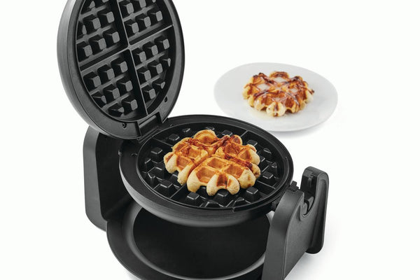 Single-Flip Waffle Maker